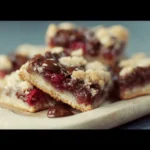 Chocolatey Raspberry Crumb Bars
