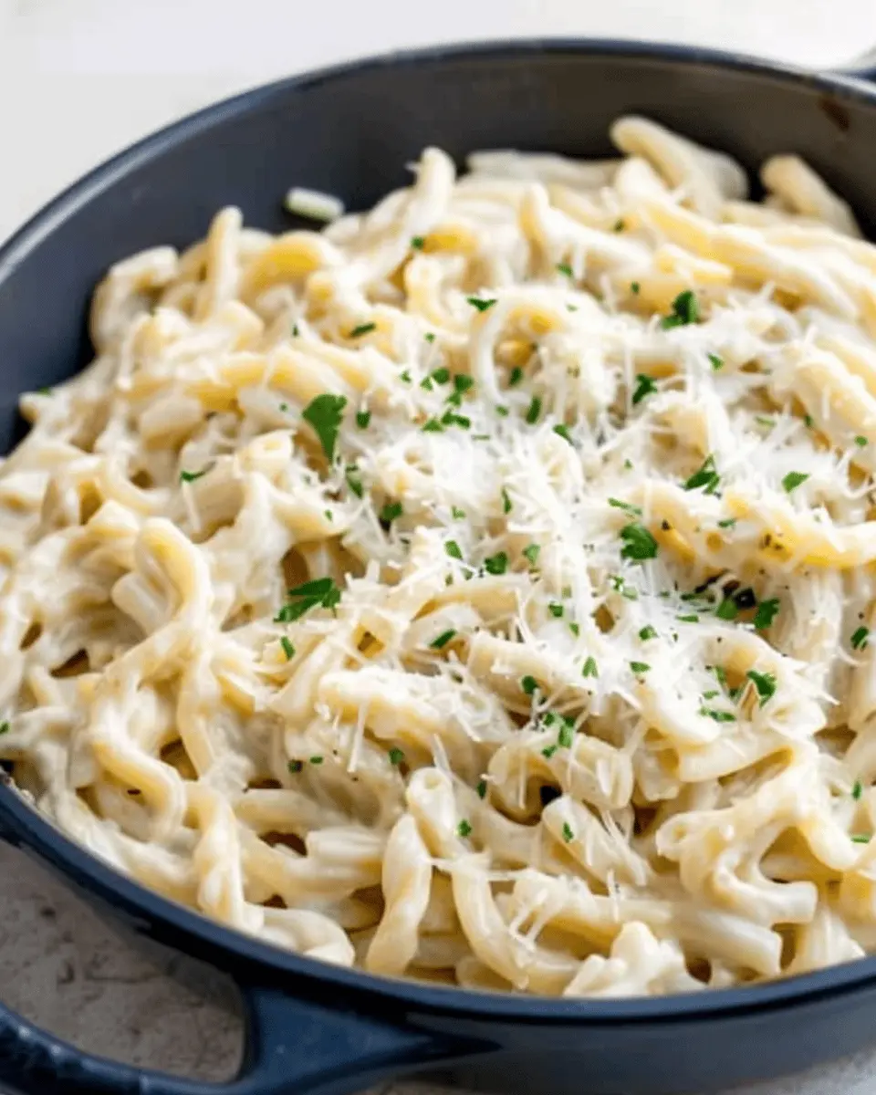 White Sauce Pasta: Easy Indulgence with Turkey Bacon and Chicken Ham