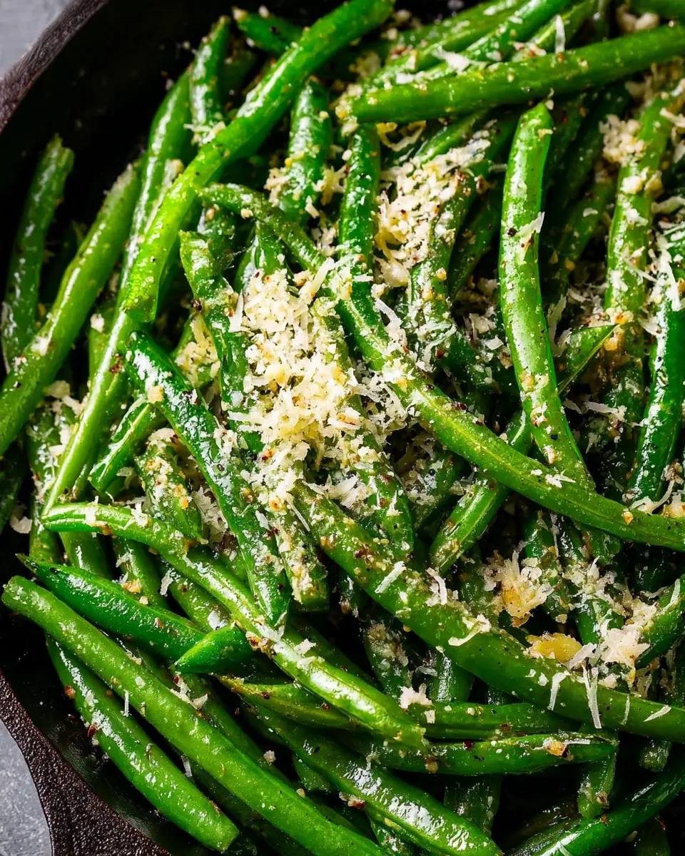 Garlic Green Beans with Olive Oil and Parmesan: A Simple Delight