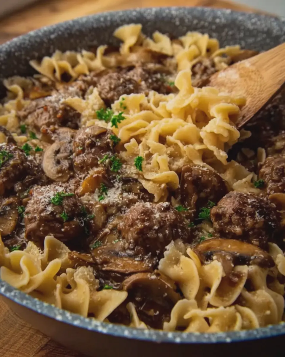 Easy Salisbury Steak Pasta: A Comforting and Indulgent Dish