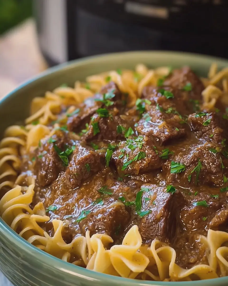 Crockpot Beef Tips & Noodles: Easy Comfort Food for Any Night